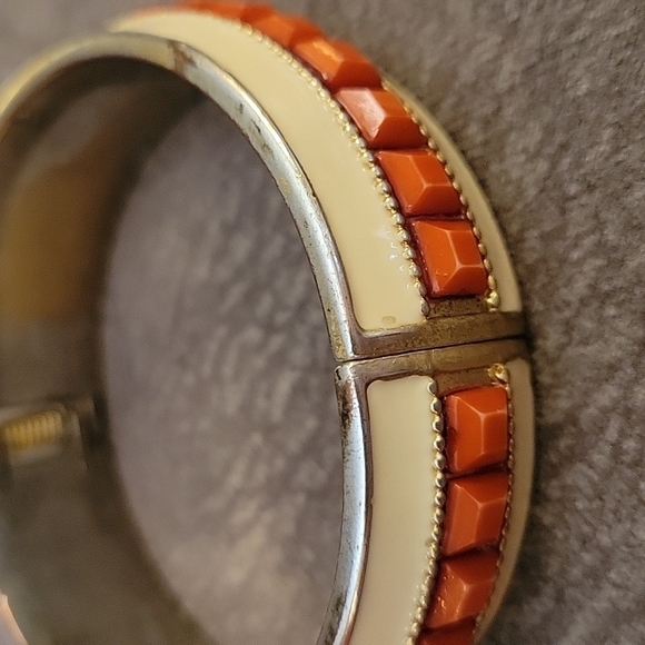 Vtg Mid-Century Atomic Enamel Brass Chunky Clamper Bangle Castlecore Bracelet - Picture 5 of 7